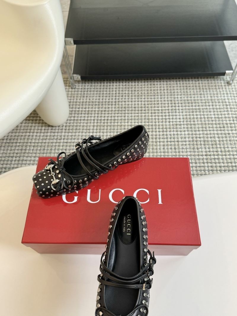 Gucci Flat Shoes